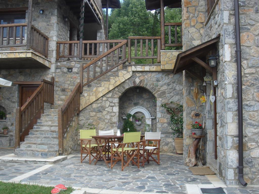 Efharis Filoxenon Apartment Feneós Cameră foto
