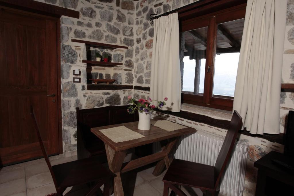 Efharis Filoxenon Apartment Feneós Cameră foto